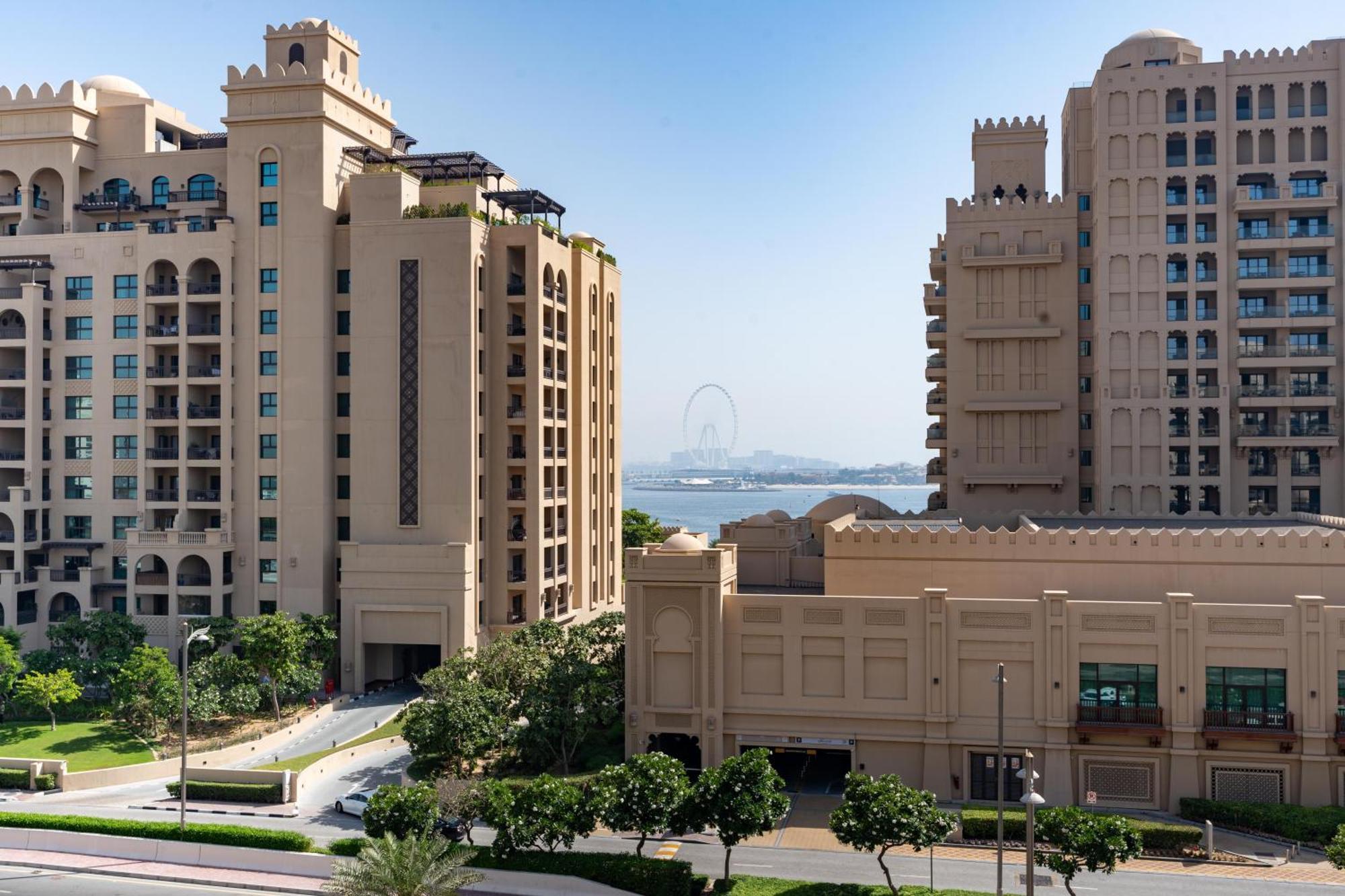 Golden Mile At Its 2br Maids Palm Jumeirah *