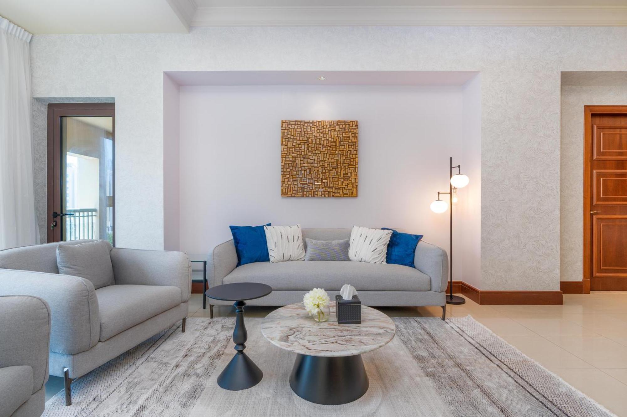 Golden Mile At Its 2br Maids Palm Jumeirah Dubai