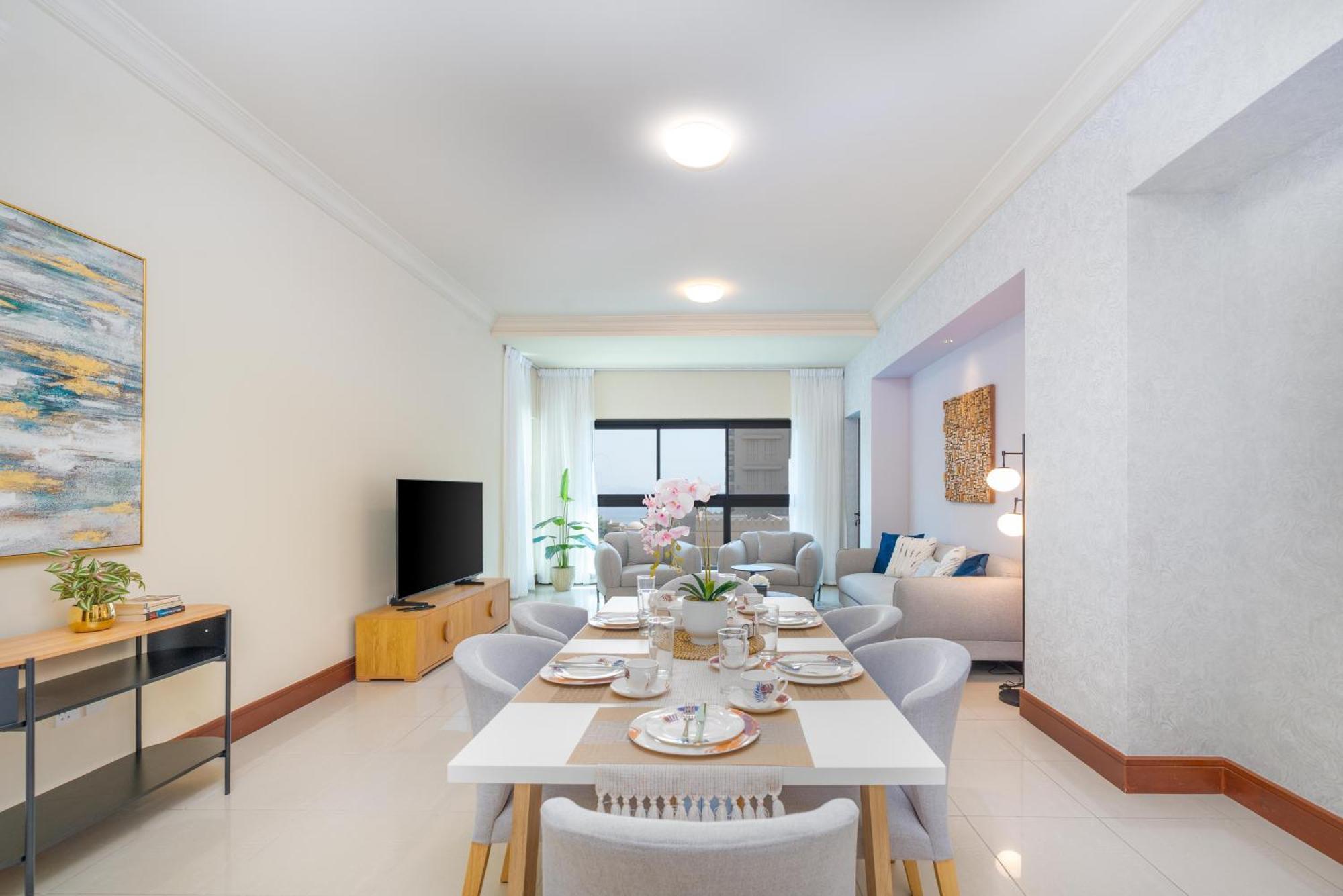 Golden Mile At Its 2br Maids Palm Jumeirah Apartment *