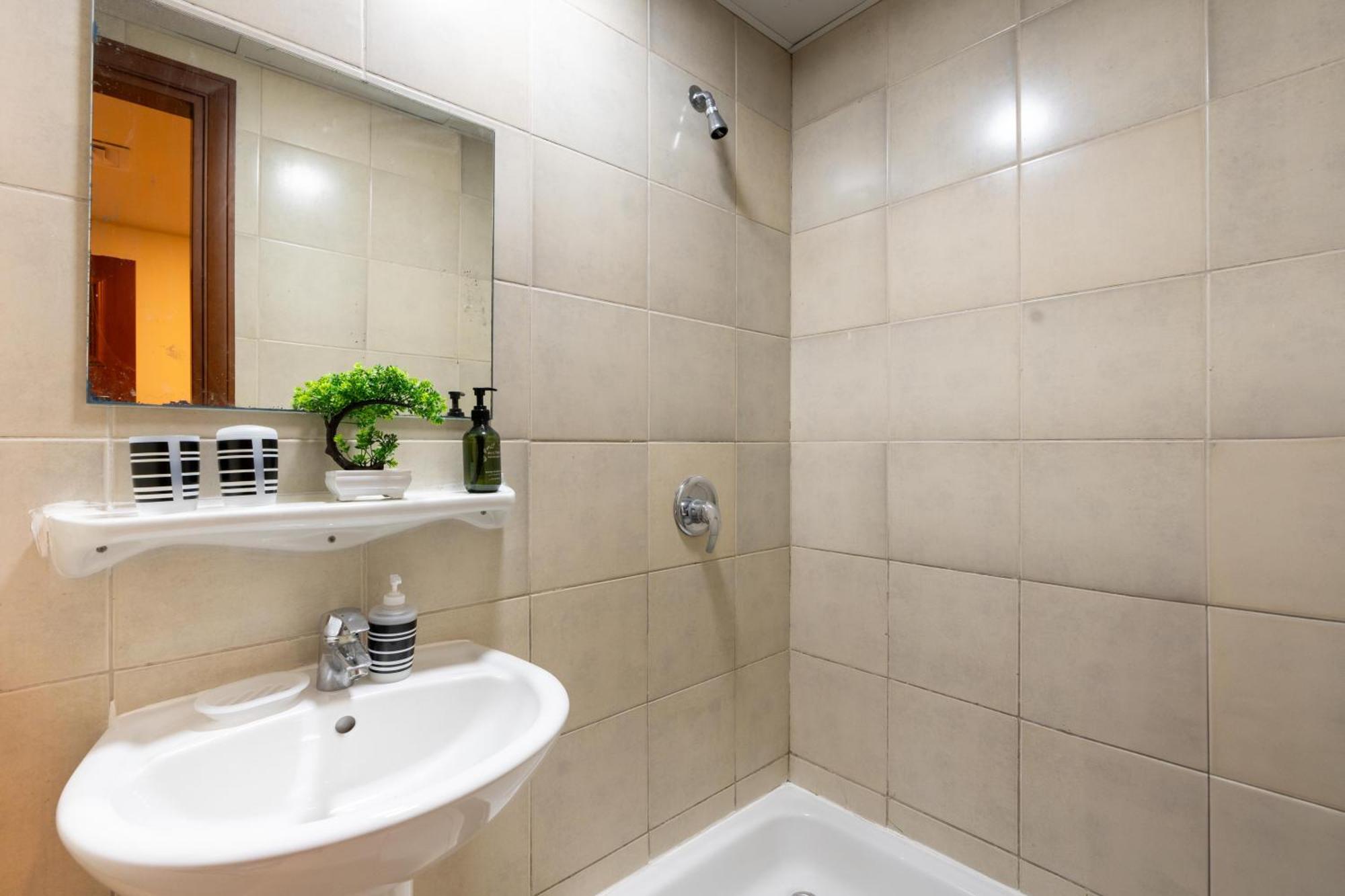 Golden Mile At Its 2br Maids Palm Jumeirah * Dubai