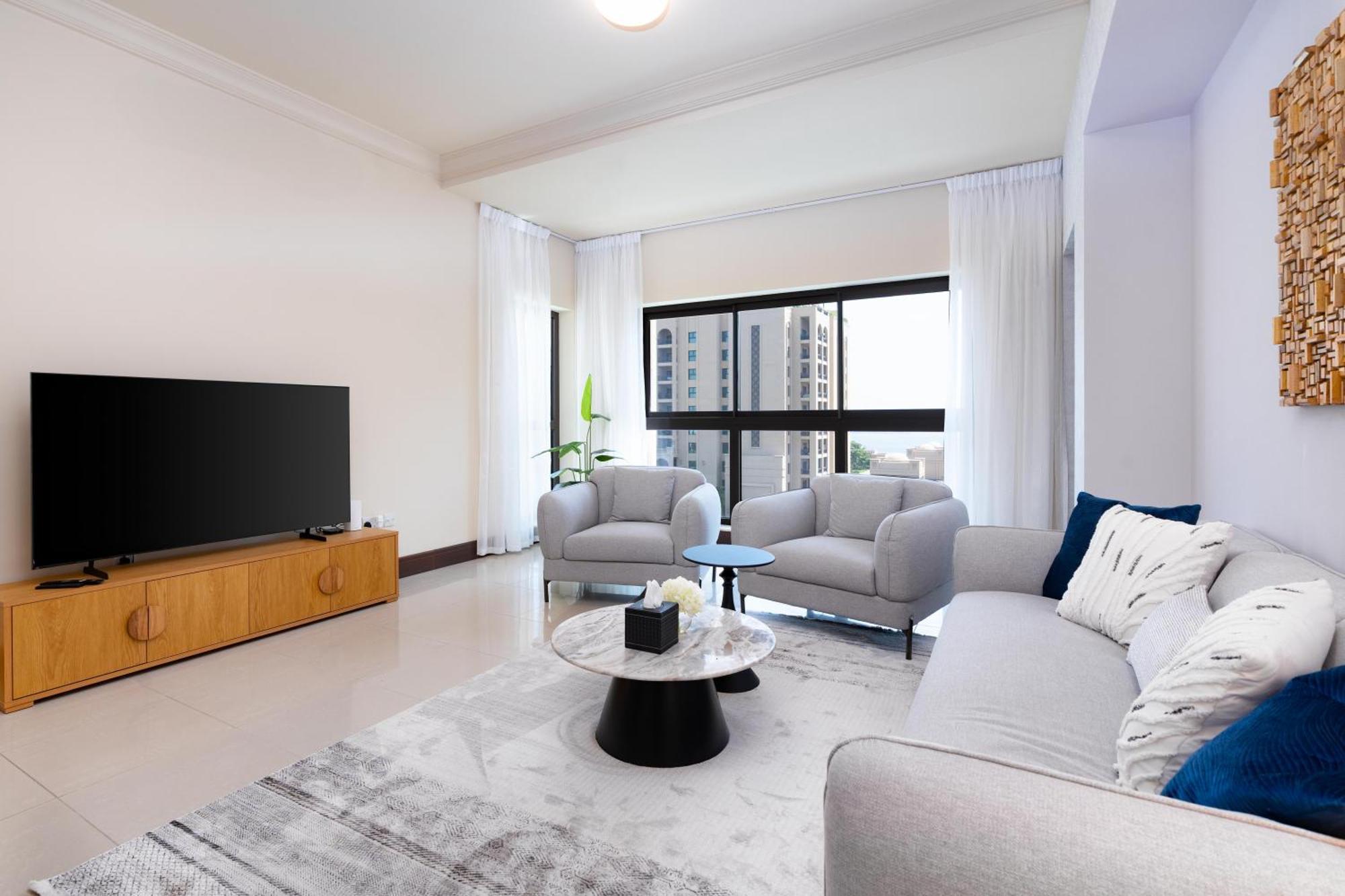 Golden Mile At Its 2br Maids Palm Jumeirah * Dubai